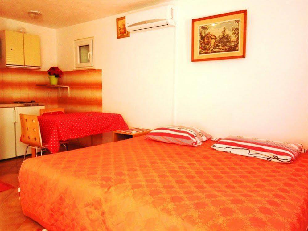 Guest House Kate Mlini Ngoại thất bức ảnh